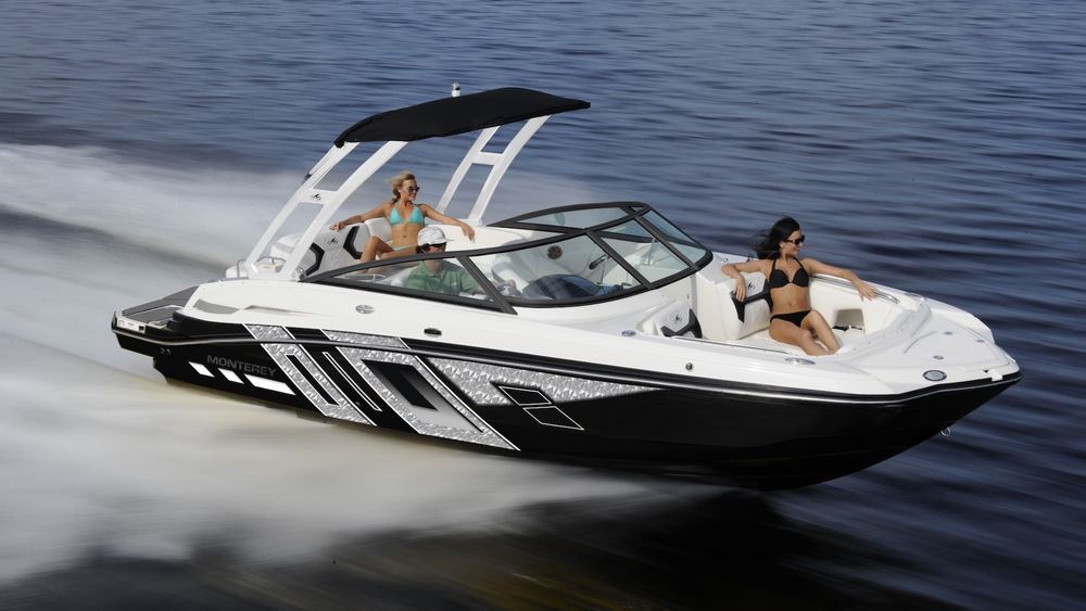 5 Reasons The Monterey M4 Is Ranked Among The Best Water Sports Boats In  America