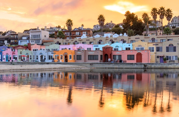 5 Waterfront Neighborhoods That Are Powerfully Pastel