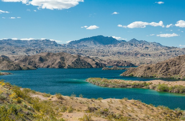 A Football-Inspired Boating Day In Nevada’s Lake Mohave
