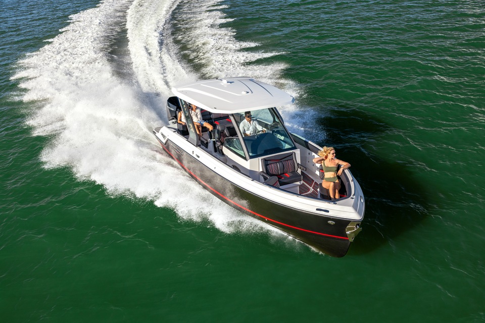 Monterey Boats’ Elite 30 Named Boating Magazine’s Boat of the Year!