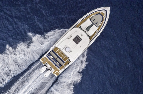 Monterey Boats Introduces the All-New Elite 34