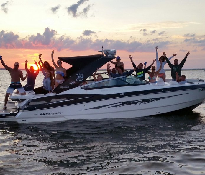 Summer Boat Party Ideas Underwater Lights USA review-of-fourth-of-july-boat-decorations-2022-independence-day